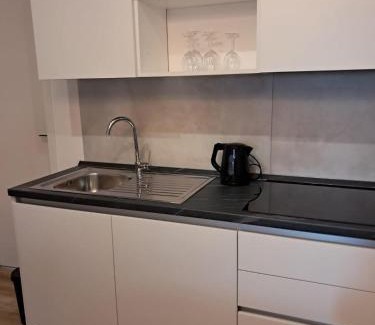 Latina House | - NumberZ - Rooms Apartments and Suites with Wi-Fi and AC