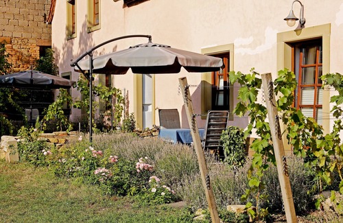 Ungstein Apartment | Nußriegel vacation apartment in a historic setting on the wine route