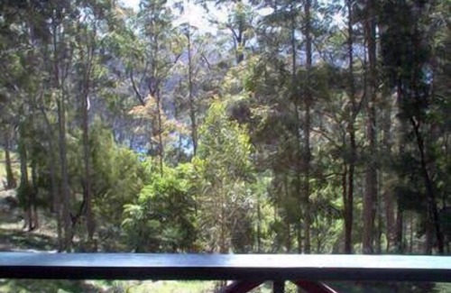 Bermagui Cottage | Nutley Cottage- bliss among the gum trees