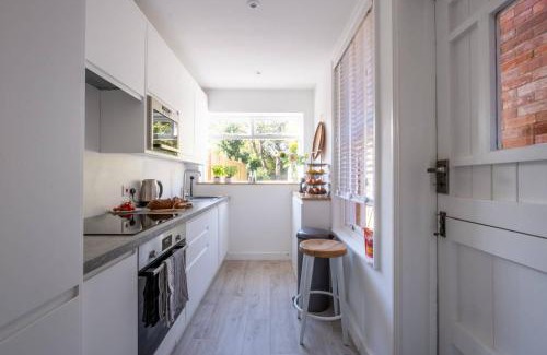 New Forest District House | Nutshell Cottage