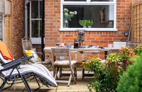 New Forest District House | Nutshell Cottage