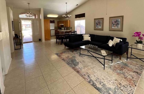 Fresno House | NW Fresno Home in quite relaxing neighborhood