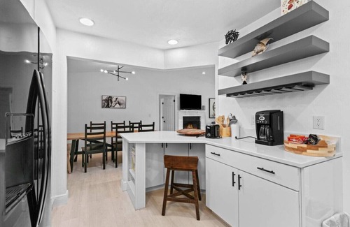 Hazel Heights House | NW Gainesville 3bed 2 bath house with POOL!