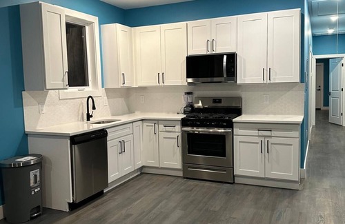 Irvington House | NWK 627 FLOOR 2 WITH 3 BEDROOMS AND TWO TOILETS