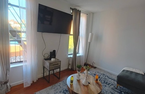 Ukrainian Village Apartment | NY-11-6 Cozy 1BR 1BATH In East Village