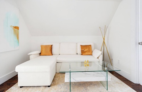 Southeast Yonkers Apartment | NY Luxury 1BR PRIME location Free Parking