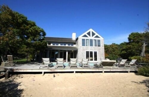 Amagansett House | Ny Times published beach house, Amagansett dunes.