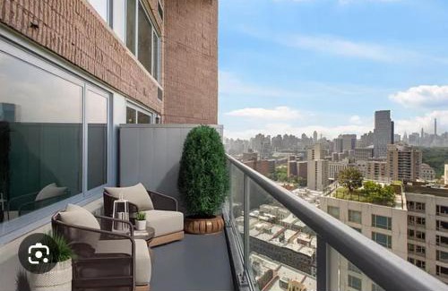 East Harlem Apartment | NYC 5th ave Central Park penthouse balcony 3bedroom oasis