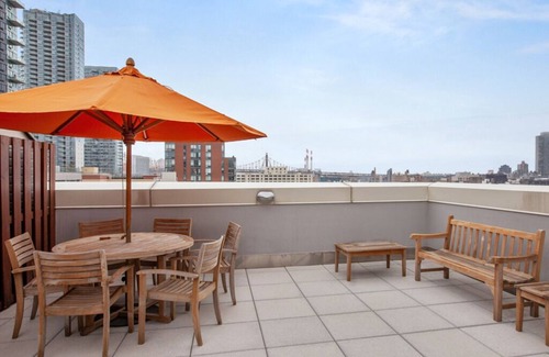 Queens House | NYC Luxus, 3 Schlafzimmer/2 Badezimmer, Home Office, 10 Minuten von Times Square