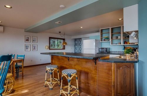 Newport Condo | Nye Beach, Close to everything, Ocean View!