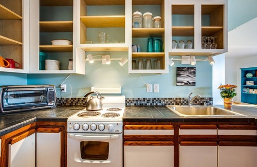 Newport Condo | Nye Beach, Close to everything, Ocean View!