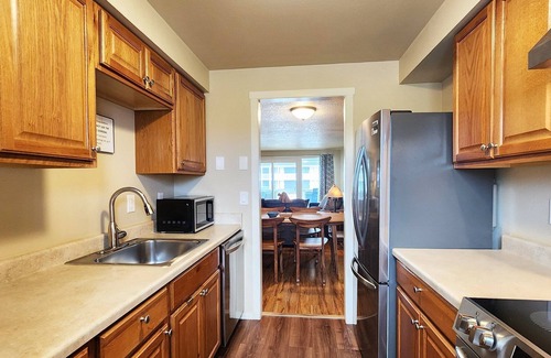 Newport House | Nye Beach, Restaurants, Shop! Walk to the Beach!
