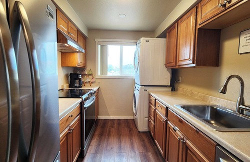 Newport House | Nye Beach, Restaurants, Shop! Walk to the Beach!