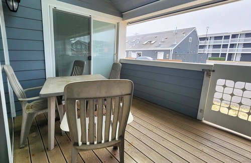 Newport House | Nye Beach, Restaurants, Shop! Walk to the Beach!