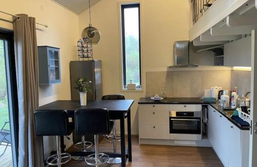 Rimbo Apartment | Nyrenoverat strandnära med fantastisk utsikt