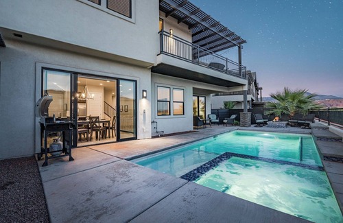 Santa Clara House | O-61&62| Sleeps 54 * 2 Private Pools * 2 Hot Tubs * Games * Ping Pont * BBQ
