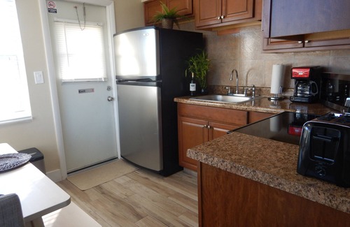 North Central Hollywood House | O-A-S-I-S of HOLLYWOOD
