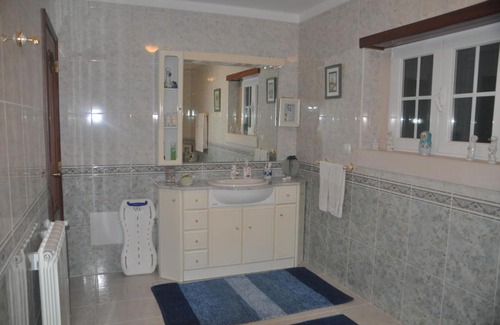 Fatima House | O cantar dos passarinhos