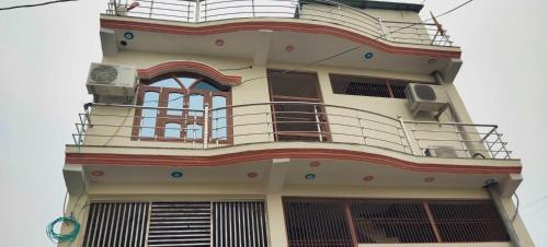 Faizabad Apartment | O Home Bhrat Vishram Grih Near Airport Ayodhya