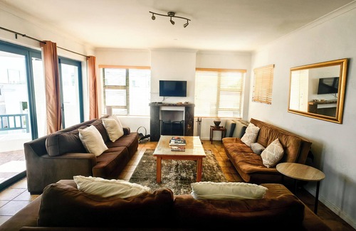 Langebaan House | O Kapetanios a Lovely Greek styled 4-bedroom house with WiFi in Langebaan