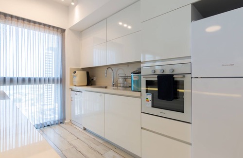 Bat Yam Apartment | O&O Group - 3 BR SeaFront APT/Prestigious Tower