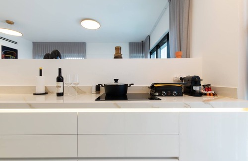 Bat Yam Apartment | O&O Group - 3 BR SeaFront APT/Prestigious Tower