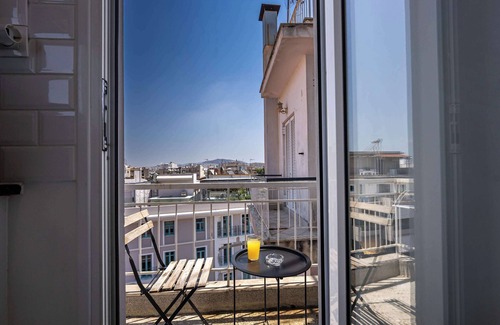 Kerameikos Apartment | O&O GROUP – Chic Studio in Gazi | Walk to Acropolis