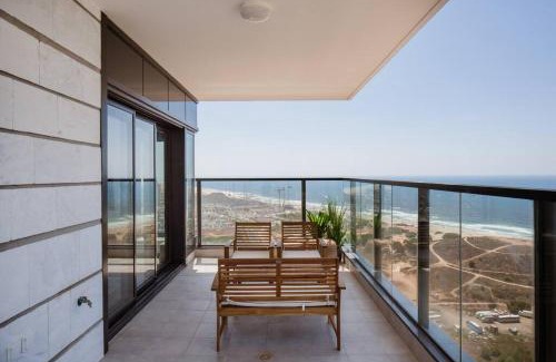 Bat Yam Apartment | O&O Group- Magical 4BR APT With Panoramic Sea View