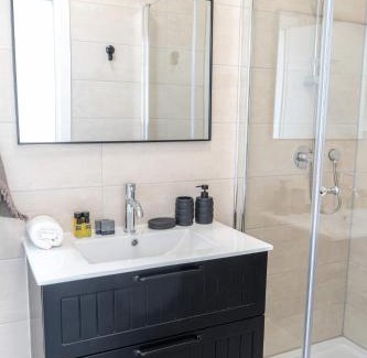Bat Yam Apartment | O&O Group - Sea Views & City Vibes on Sokolov