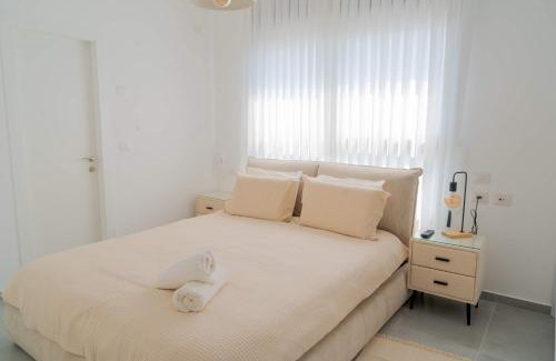 Bat Yam Apartment | O&O Group - Sea Views & City Vibes on Sokolov
