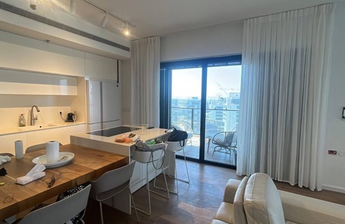 Bat Yam Apartment | O&O Group- Stylish 3BR Family Retreat