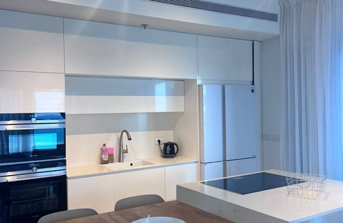 Bat Yam Apartment | O&O Group- Stylish 3BR Family Retreat