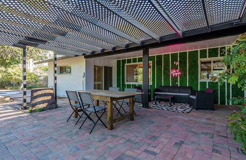 Park Lane House | O.T Scottsdale Game House Pop-A-Shot-bball/PingPong