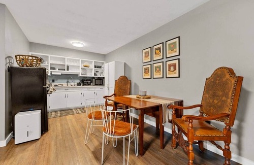 Cave City Apartment | Oak and Amber-Southern charm with timeless heritage of KY
