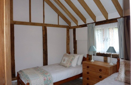 Plaitford House | Oak Apple - Converted Barn In An Attractive Courtyard On Our Family Stockfarm