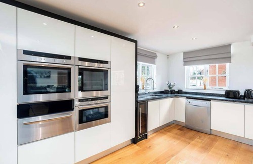 Knowle Sands House | Oak Cottage, Contractors, Professionals & Companies Only, HS2, NEC, BHX, M42