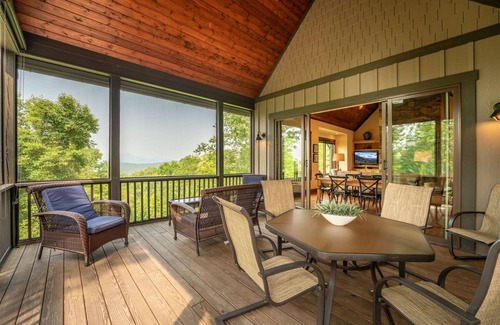 Pisgah Forest House | Oak Cottage in Sutton Knob | 2 Bed, 2 Bath