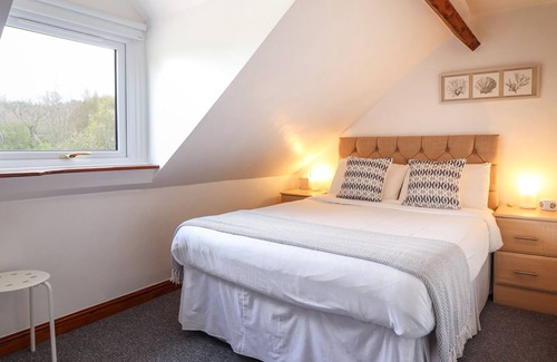 Henryd Cottage | OAK COTTAGE, romantic, character holiday cottage in Conwy