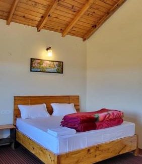 Kaul Hotel | Oak Essence