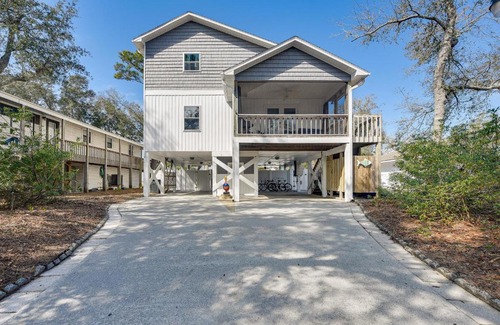 Tranquil Harbour House | Oak Island Home with Pool Walk to Long Beach!
