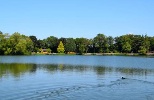 York House | Oak Lodge 7 Hot Tub