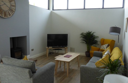 Arden House | Oak Lodge (Auchendennan) - sleeps 4 guests in 2 bedrooms