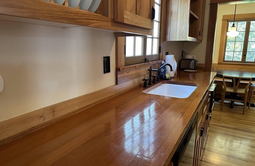 Old Bend Cottage | Oak Millhouse - Beautifully restored home in Downtown Old Bend