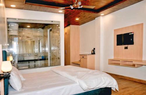 Kaul Hotel | Oak Mounts