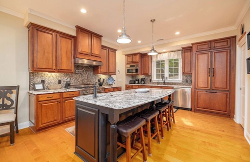 La Crosse House | Oak Point