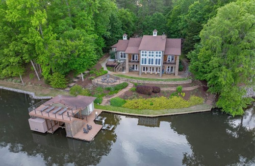 La Crosse House | Oak Point