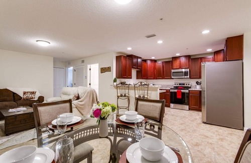 Green Cove Springs Apartment | Oak Street #13 |Monthly Rates |Walkable |Small Dogs Ok |Seasonal Pool |Near St Johns River & Pier
