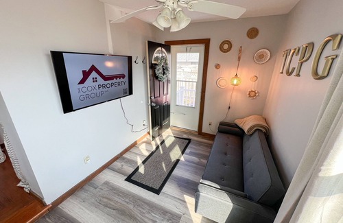 Mahomet House | Oak Street Station in Downtown Mahomet