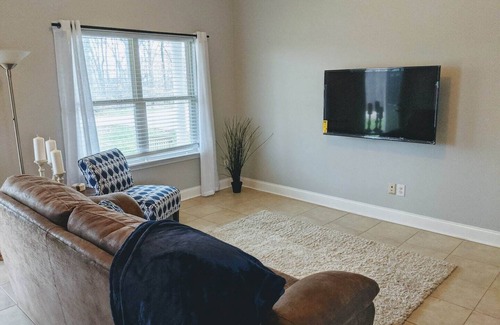 Calhoun Apartment | Oak Terrace with access to the Hiwassee River