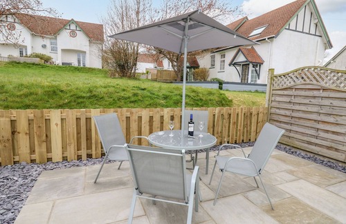 Aberporth Cottage | OAK TREE COTTAGE, family friendly, with a garden in Aberporth